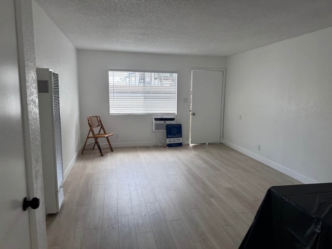 Building Photo - 5776 Rostrata Ave