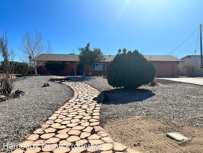 Foto del edificio - 3 br, 2 bath House - 73477 Desert Trail Dr.