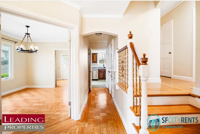 Foto del edificio - West Portal: Single Family Home w/ 2+ Car ...