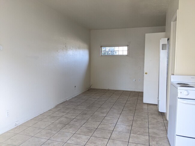 Foto del edificio - 303 Capistrano Ave