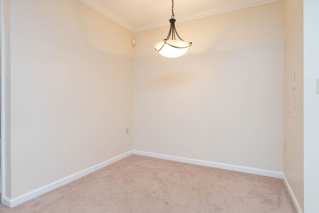 Building Photo - 1 BR 1 BA Condo in Reston
