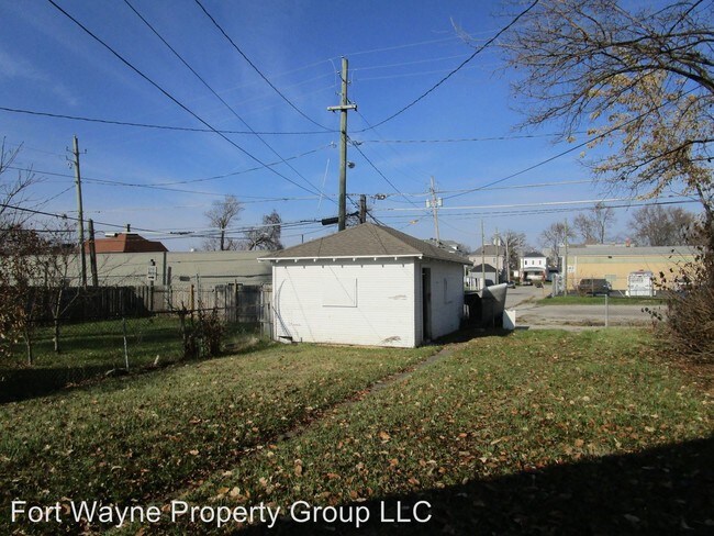 Building Photo - 3 br, 1 bath House - 121 Esmond Street