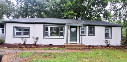 Building Photo - 1512 SW Hwy Ln