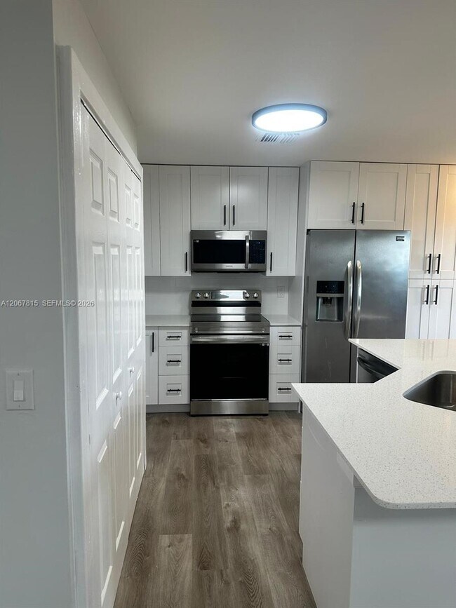 Foto del edificio - 8962 NW 40th St