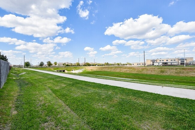 Foto del edificio - 26302 Sandahl Ct