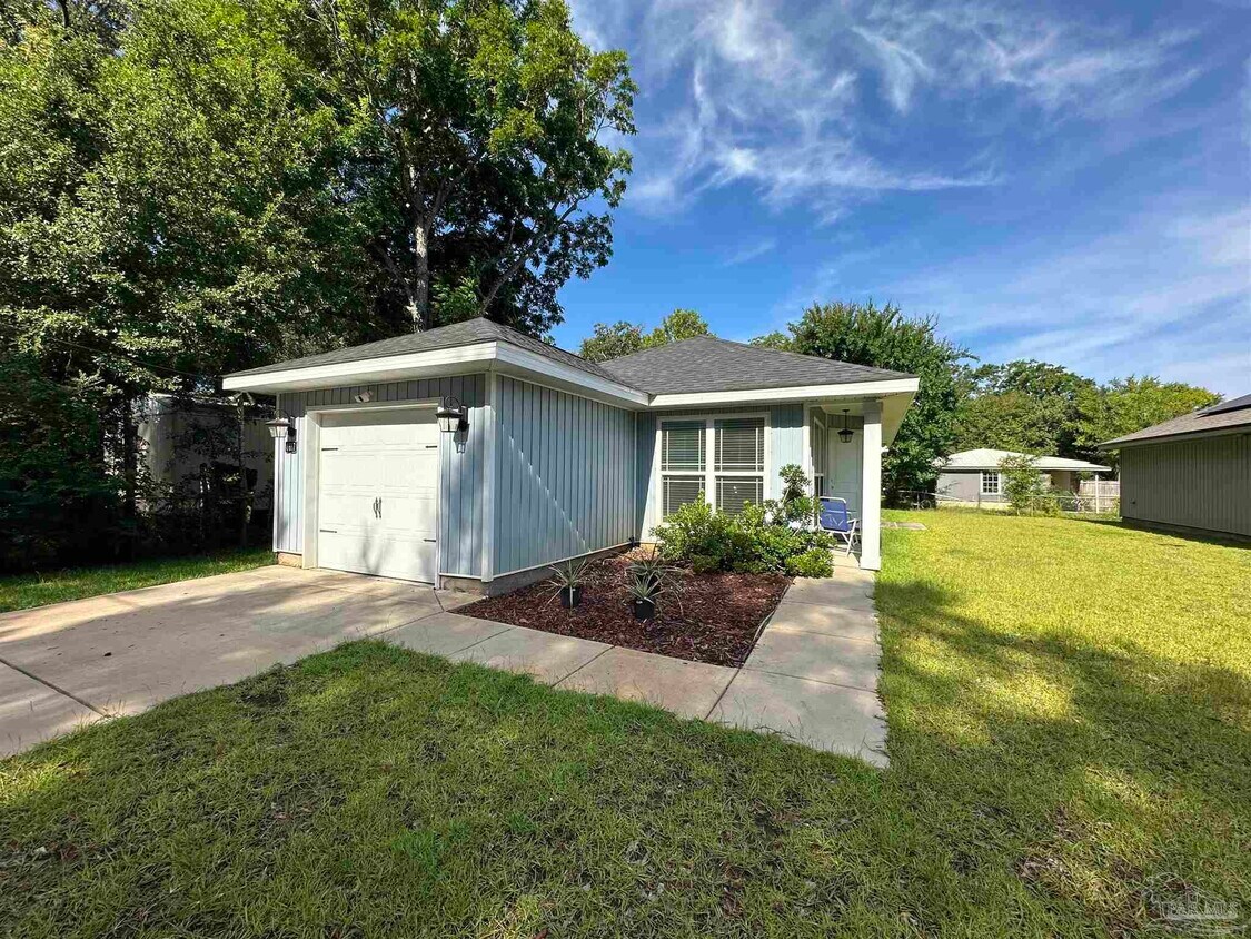 Primary Photo - 8617 Ryan Ave