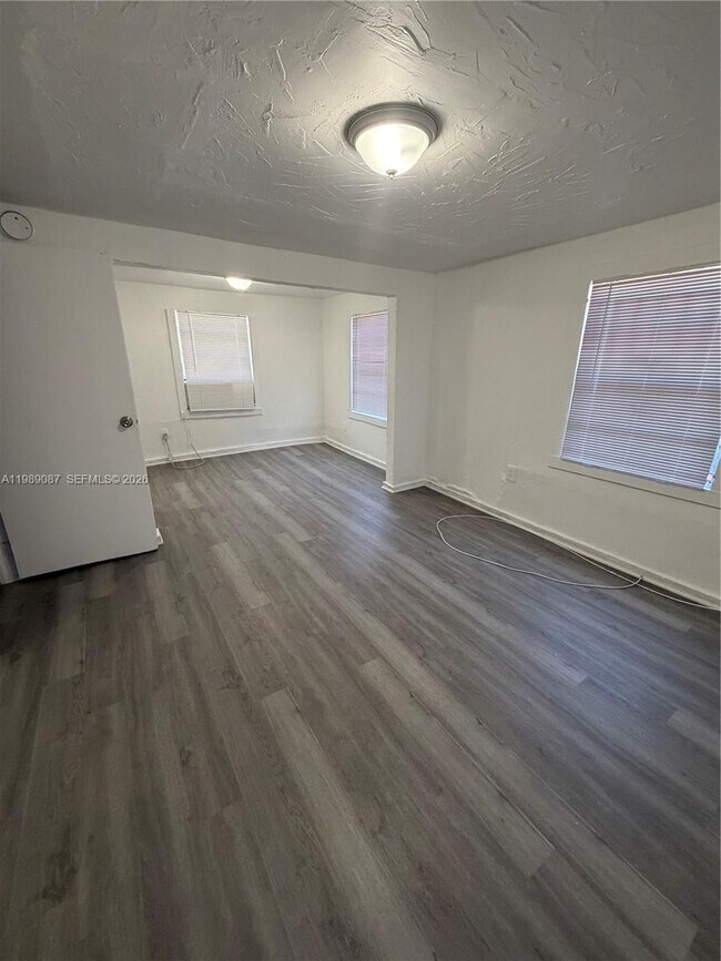 Foto del edificio - 1811 NW 84th St