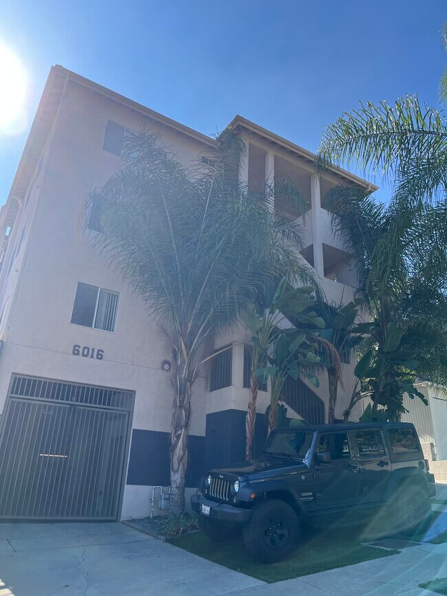 Foto del edificio - 6016 La Prada St