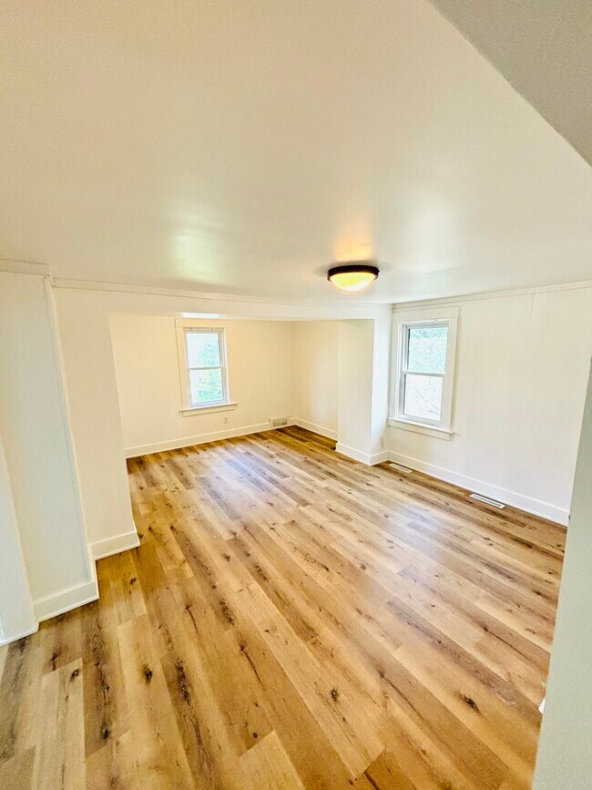 Foto del edificio - 1170 Stoughton Ave