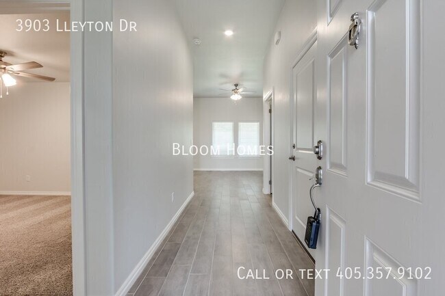 Foto del edificio - 3903 Lleyton Dr