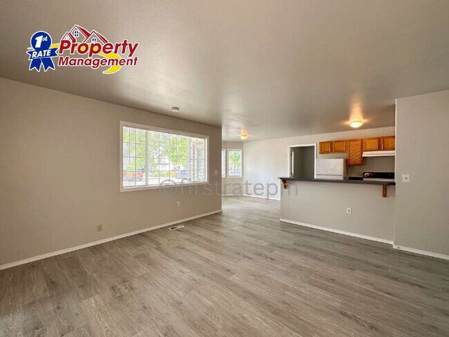 Foto del edificio - 5843 W Clearview Ln