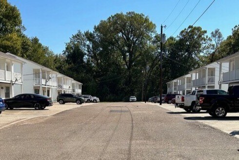 Primary Photo - Main Street Villa