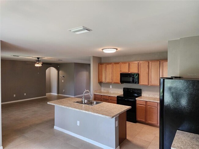 Building Photo - 7596 Mikasa Dr