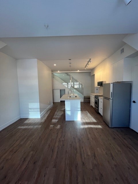 Building Photo - Beautifully Designed 2 Bedroom 2 Bathroom suite at The Mansion