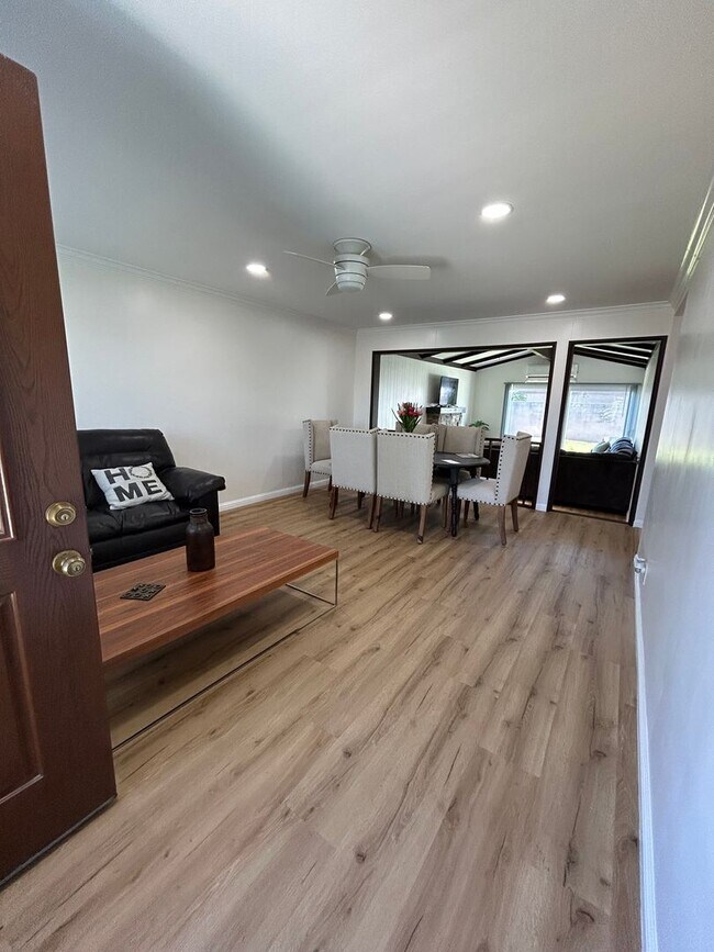 Foto del edificio - Beautiful 3 Bedroom 2 Bath !!