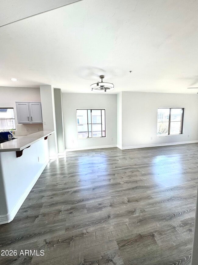 Building Photo - 5450 E Deer Valley Dr