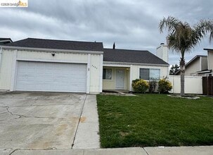 Building Photo - 5250 Riverlake Rd