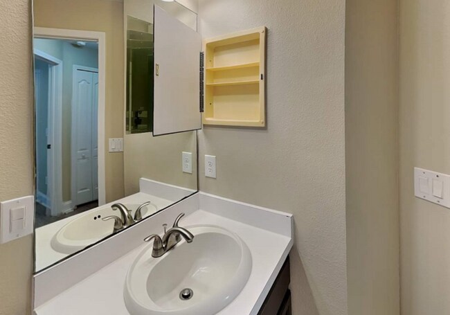 Foto del edificio - 13422 Fladgate Mark Drive