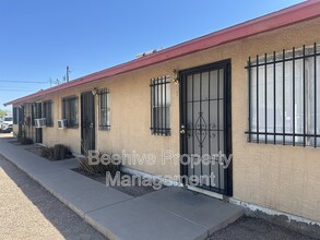 Building Photo - 1102 E Polk St