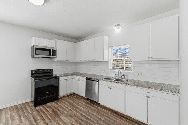 Building Photo - 507 S Scullin Ave