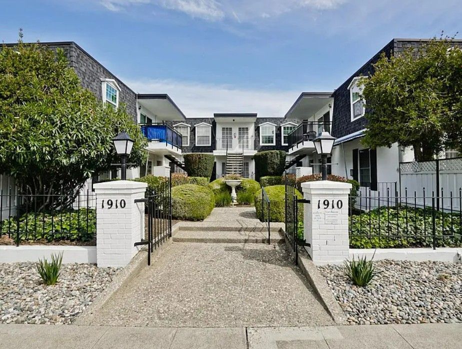 Primary Photo - 1910 Mt Vernon Ct