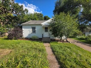 Building Photo - 513 Putnam Dr