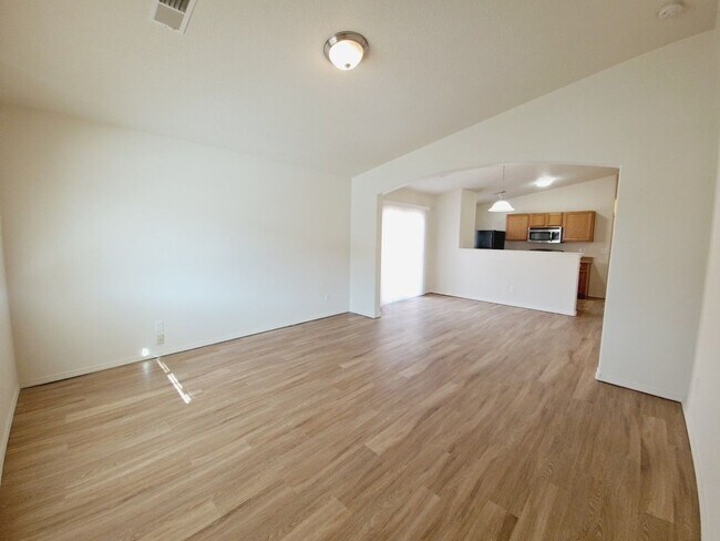 Foto del edificio - Cute 3 bed 2 bath home in Huning Ranch