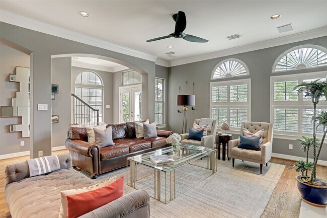 Foto del edificio - 2810 Helena St