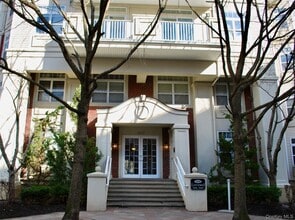 Building Photo - 3106 Leeward Dr