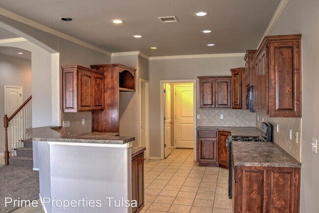 Foto del edificio - 4 br, 3 bath House - 1900 E Ithica St.