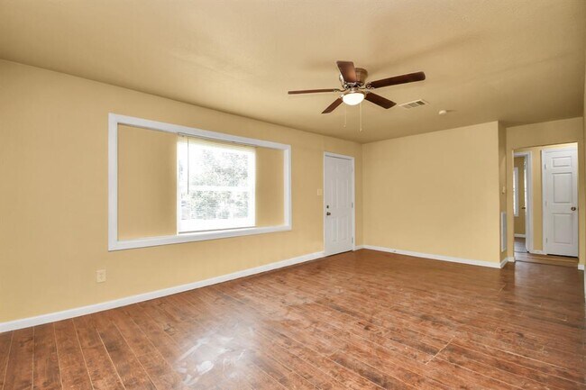 Foto del edificio - 5714 Doulton Dr