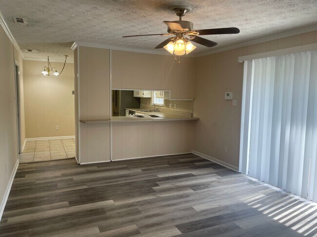 Foto del edificio - 3 Bedroom/2Bathroom in Foxborough Subdivision