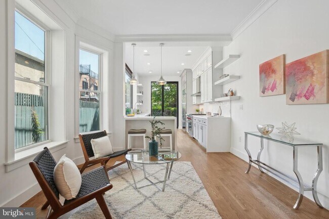 Foto del edificio - 1831 5th St NW