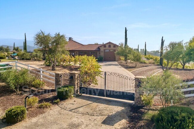 Building Photo - 36765 Bianca Way