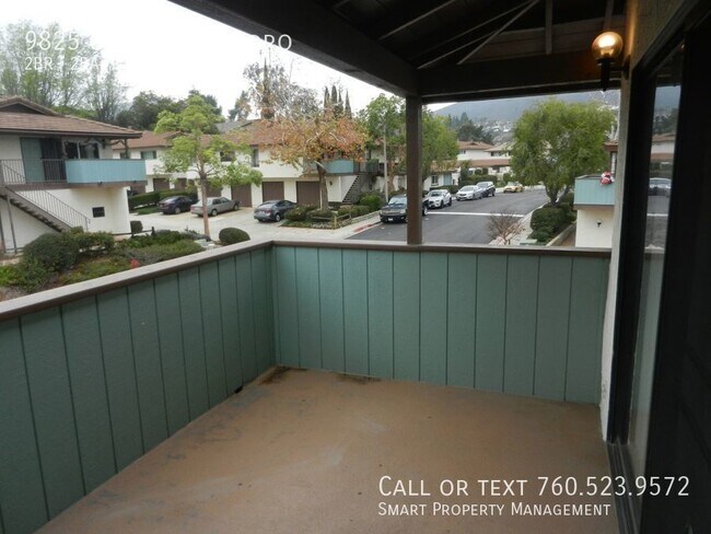 Foto del edificio - Top floor single story 2 Bedroom 1.5 bathr...