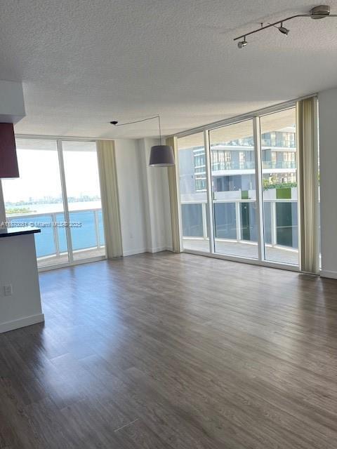 Foto del edificio - 601 NE 23rd St