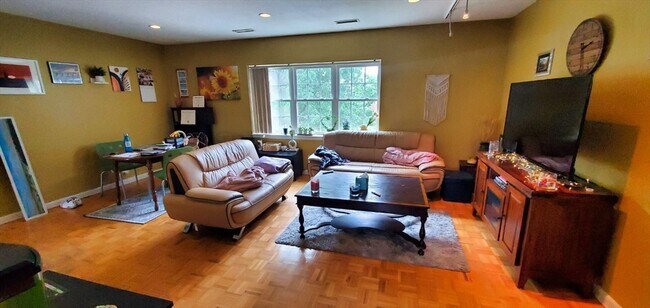 Foto del edificio - 153 Lake Shore Rd