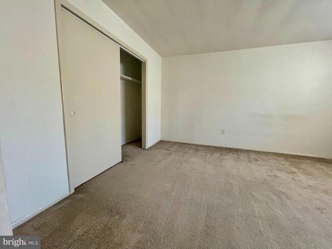 Building Photo - 1075 Colwell Ln
