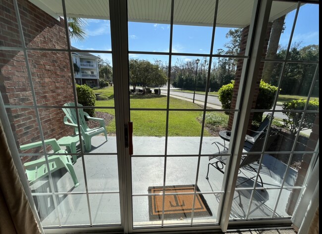 Foto del edificio - 1100 Louise Costin Ln