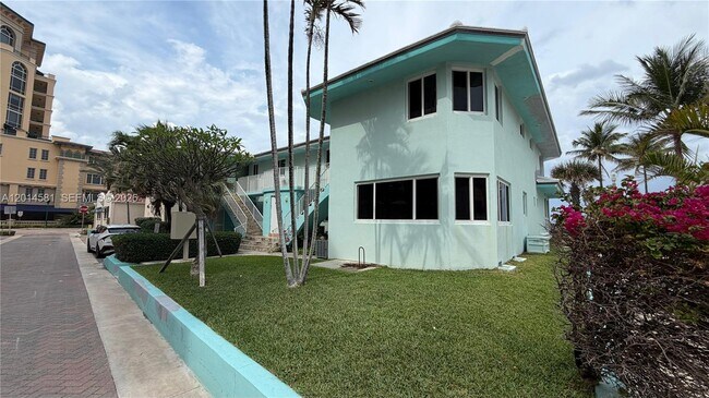 Building Photo - 3400 N Surf Rd