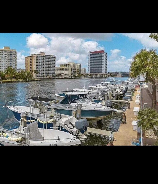 Foto del edificio - 1965 S Ocean Dr