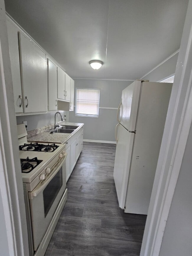 Foto del edificio - Westside Two Bedroom Home Located Near 21st and Concord