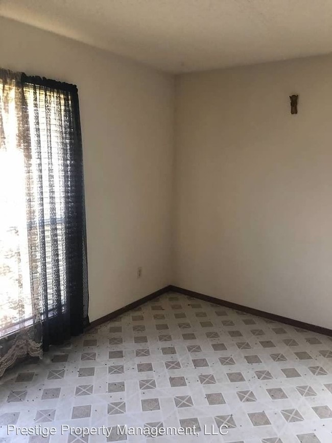 Building Photo - 3 br, 2 bath House - 1711 SW 14th St