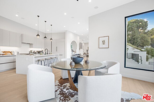 Foto del edificio - 3101 Belden Dr