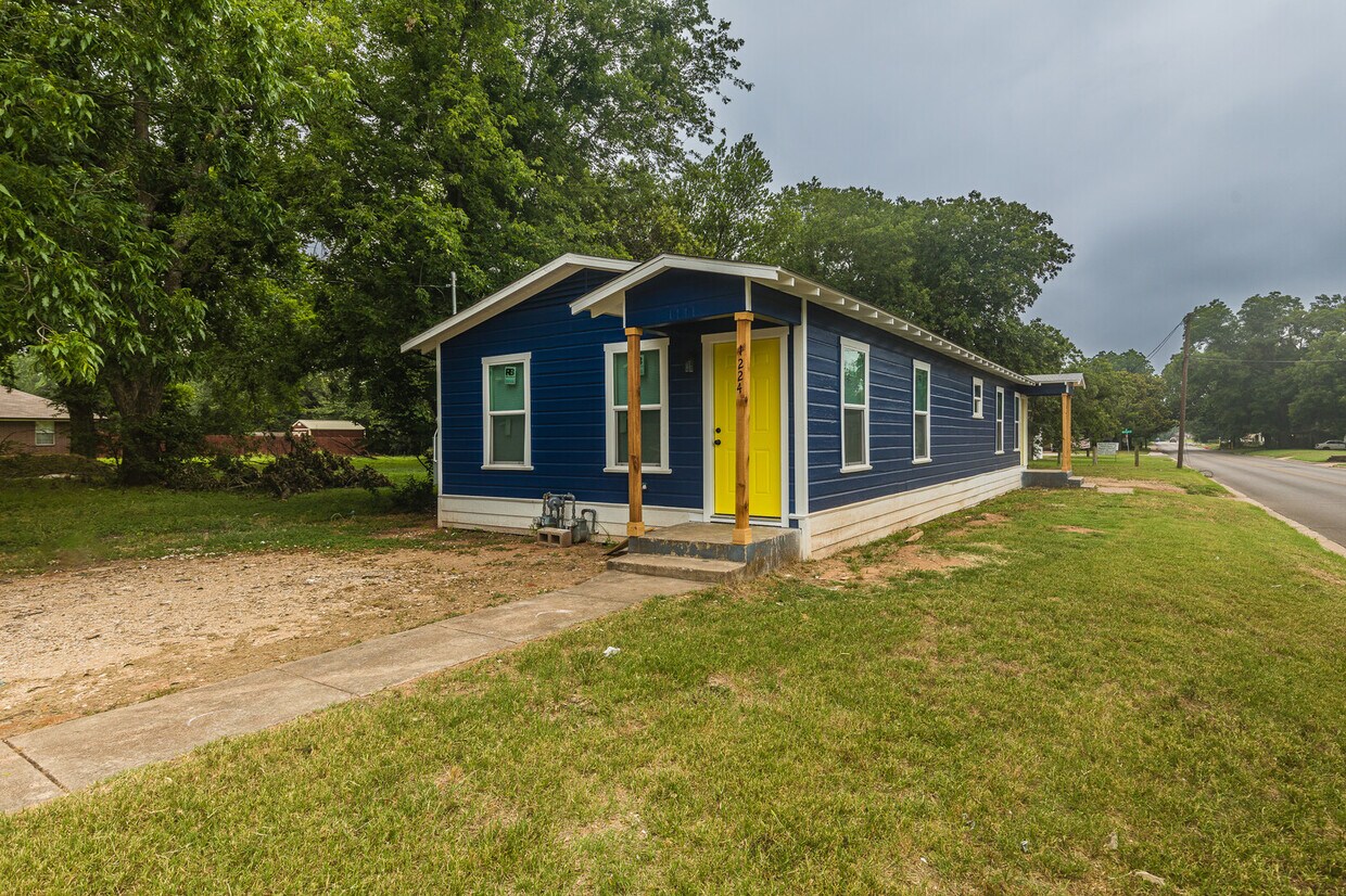 1224 Preston St, Waco, TX 76704 House for Rent in Waco, TX