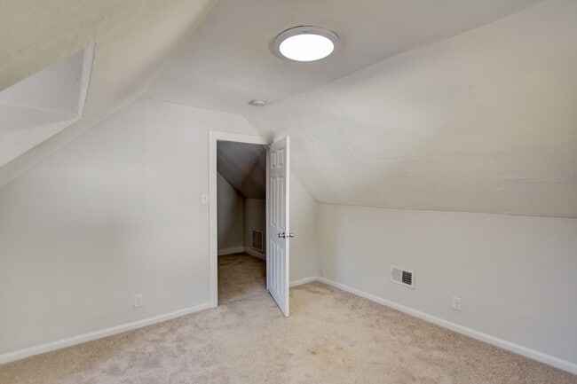 Foto del edificio - 11 Roberts Ct W