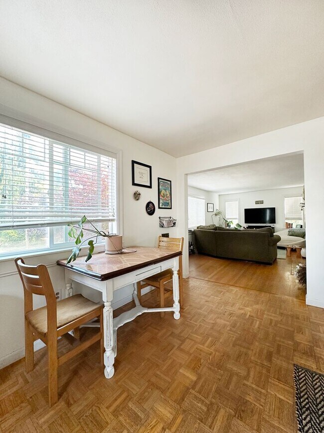 Foto del edificio - 7471 Corliss Ave N
