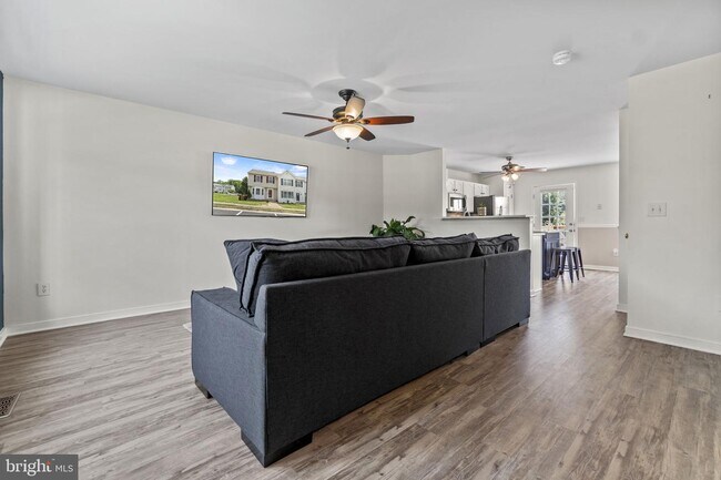 Building Photo - 310 Crescent Blvd