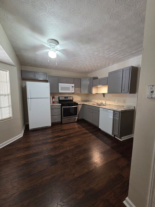 Foto del edificio - Town Home in Beautiful Fayetteville