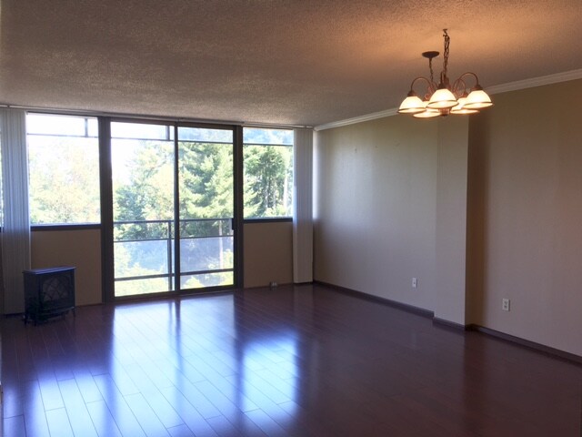 Sala de estar - 1910 Evergreen Park Dr SW